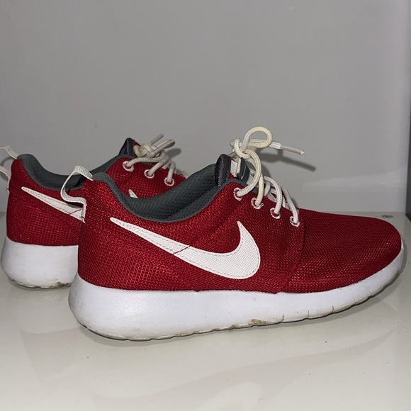 Nike Roshe Run RED US4Y - Picture 2 of 4